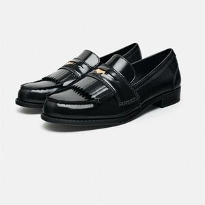 NWT - METAL TRIM FLAT LOAFERS 💫